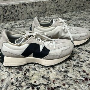 New Balance 327